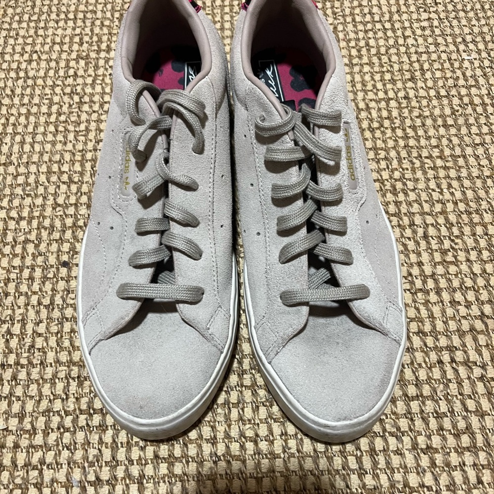 adidas Women's Light Gray Sneakers